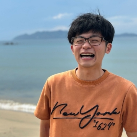 スタディプレイススタッフ諸岡陸氏の顔写真