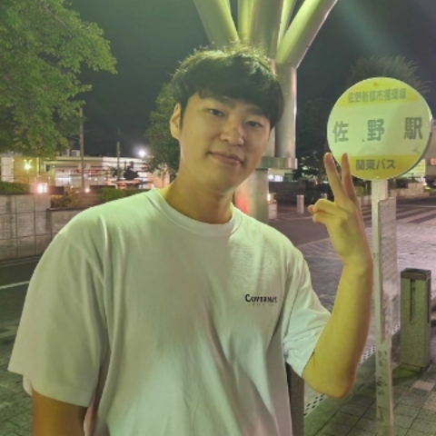 スタディプレイススタッフ徐梓源氏の顔写真