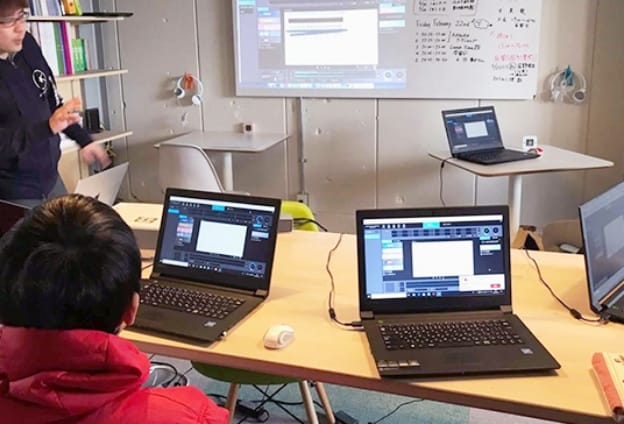 スタディプレイス福岡市西区野方校でのオンライン教材を使った学習の様子